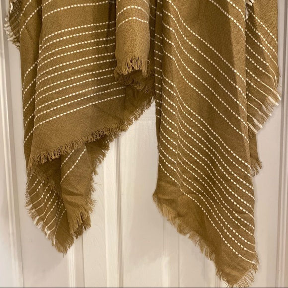 NWOT Forever 21 - Blanket Scarf/ Shawl - Picture 5 of 9